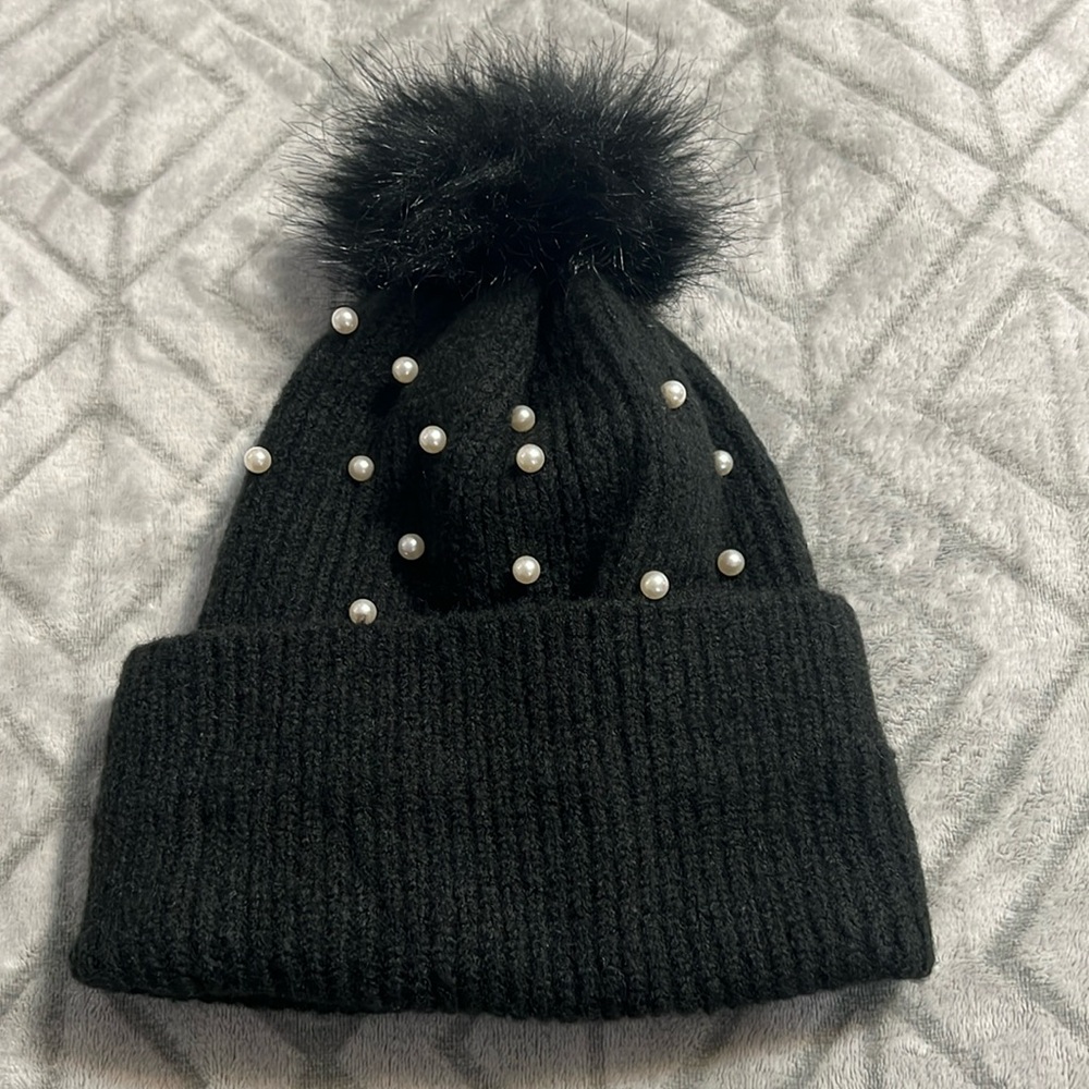 Faux pearl black beanie with puff ball!